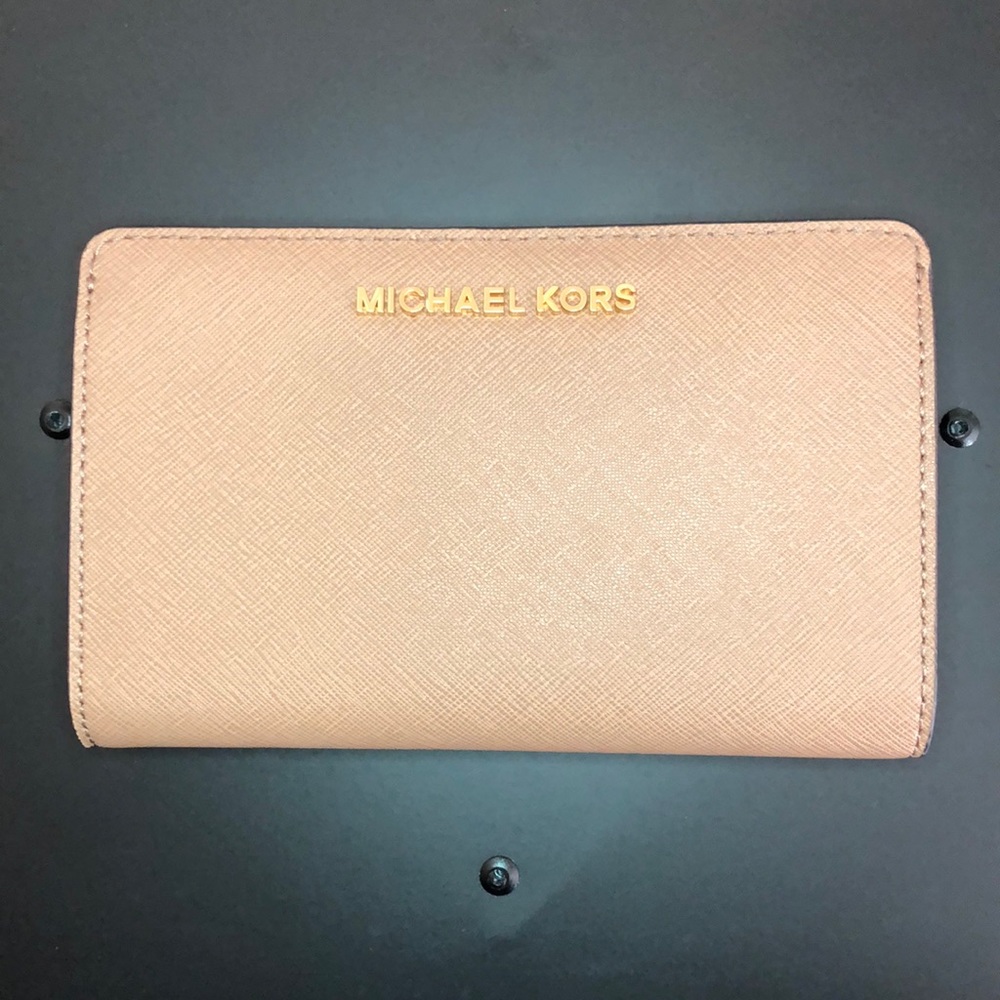 Michael Kors Jet Set Travel Wallet